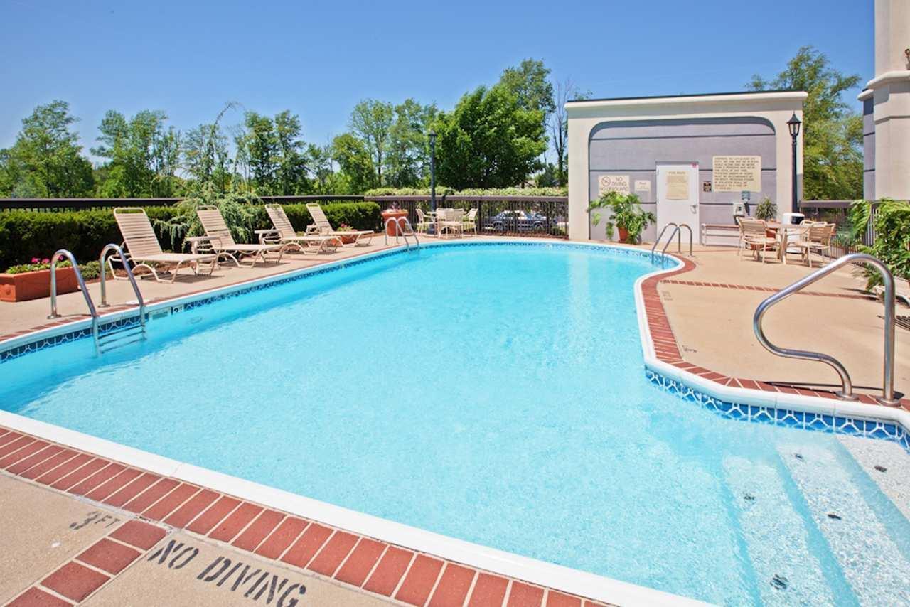 Hampton Inn Louisville Northeast Εξωτερικό φωτογραφία