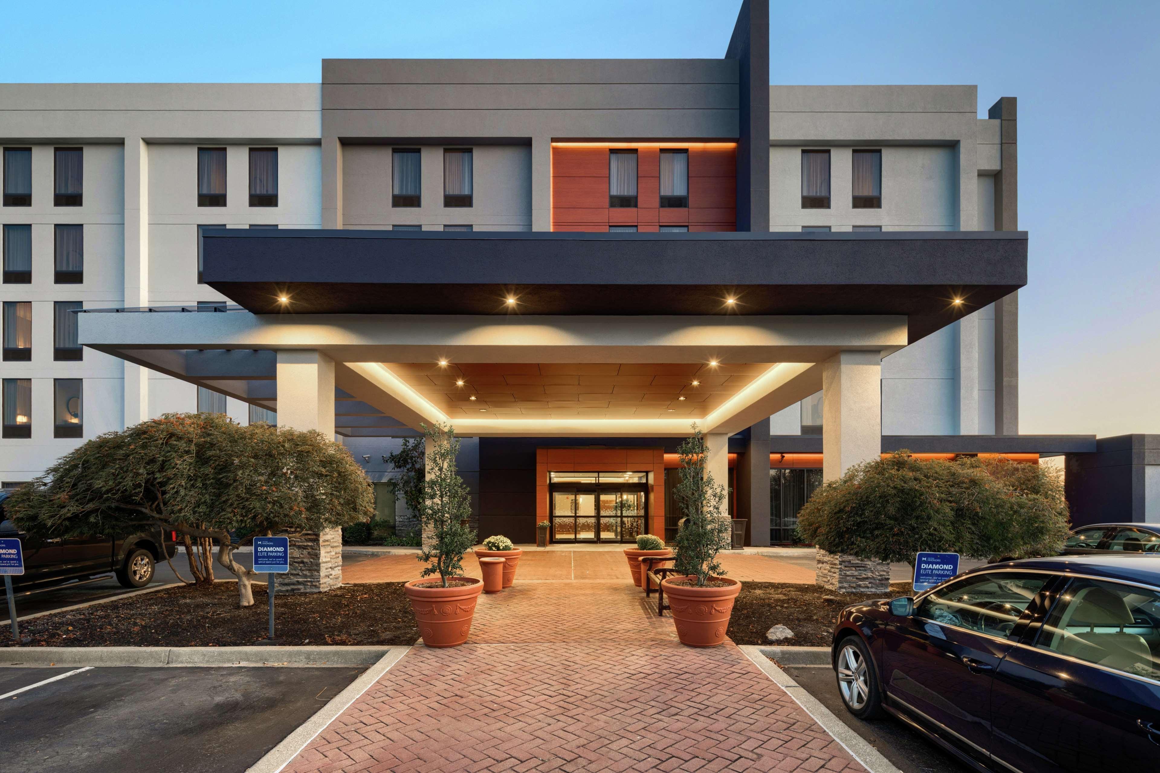Hampton Inn Louisville Northeast Εξωτερικό φωτογραφία