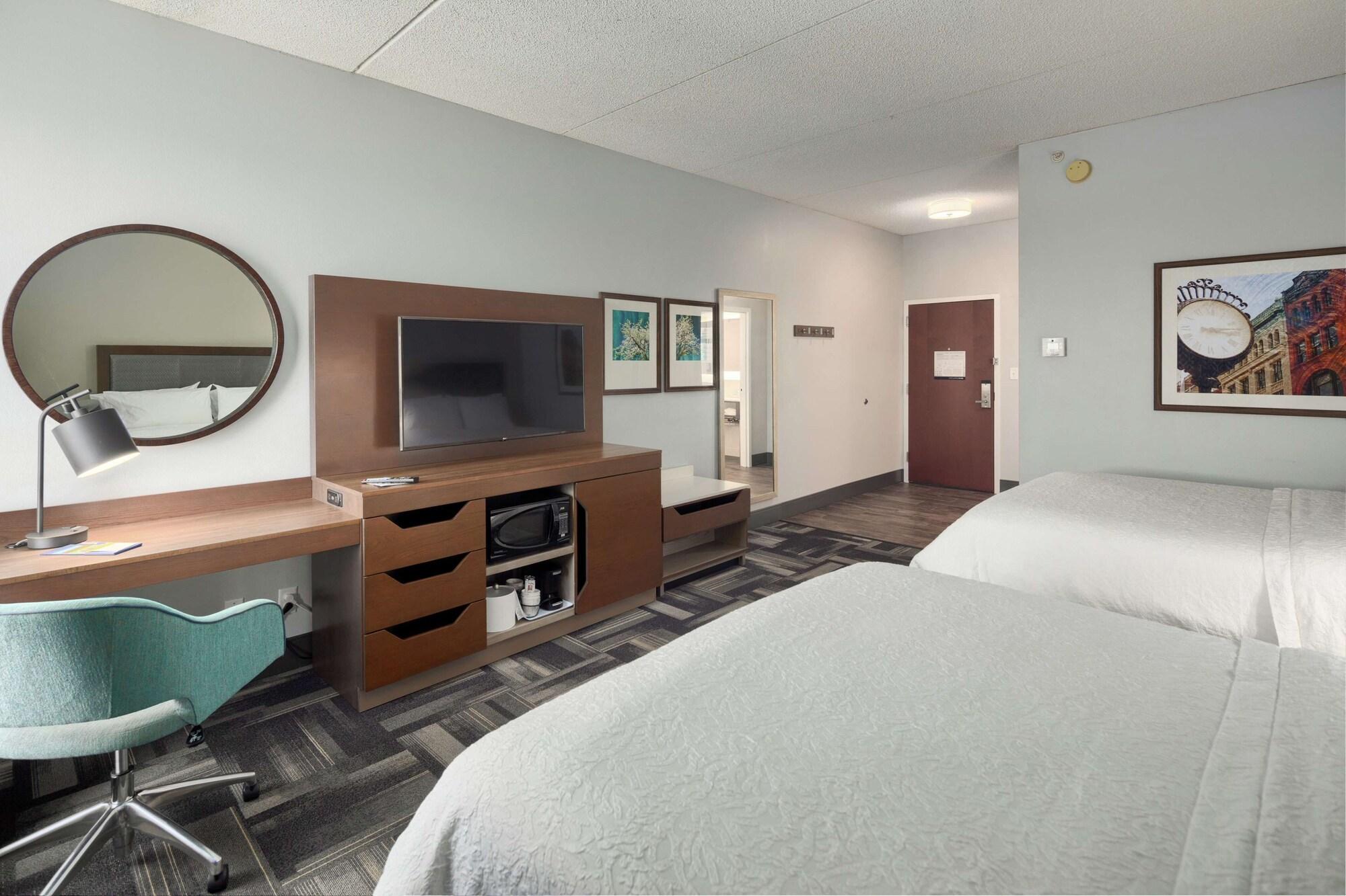 Hampton Inn Louisville Northeast Εξωτερικό φωτογραφία
