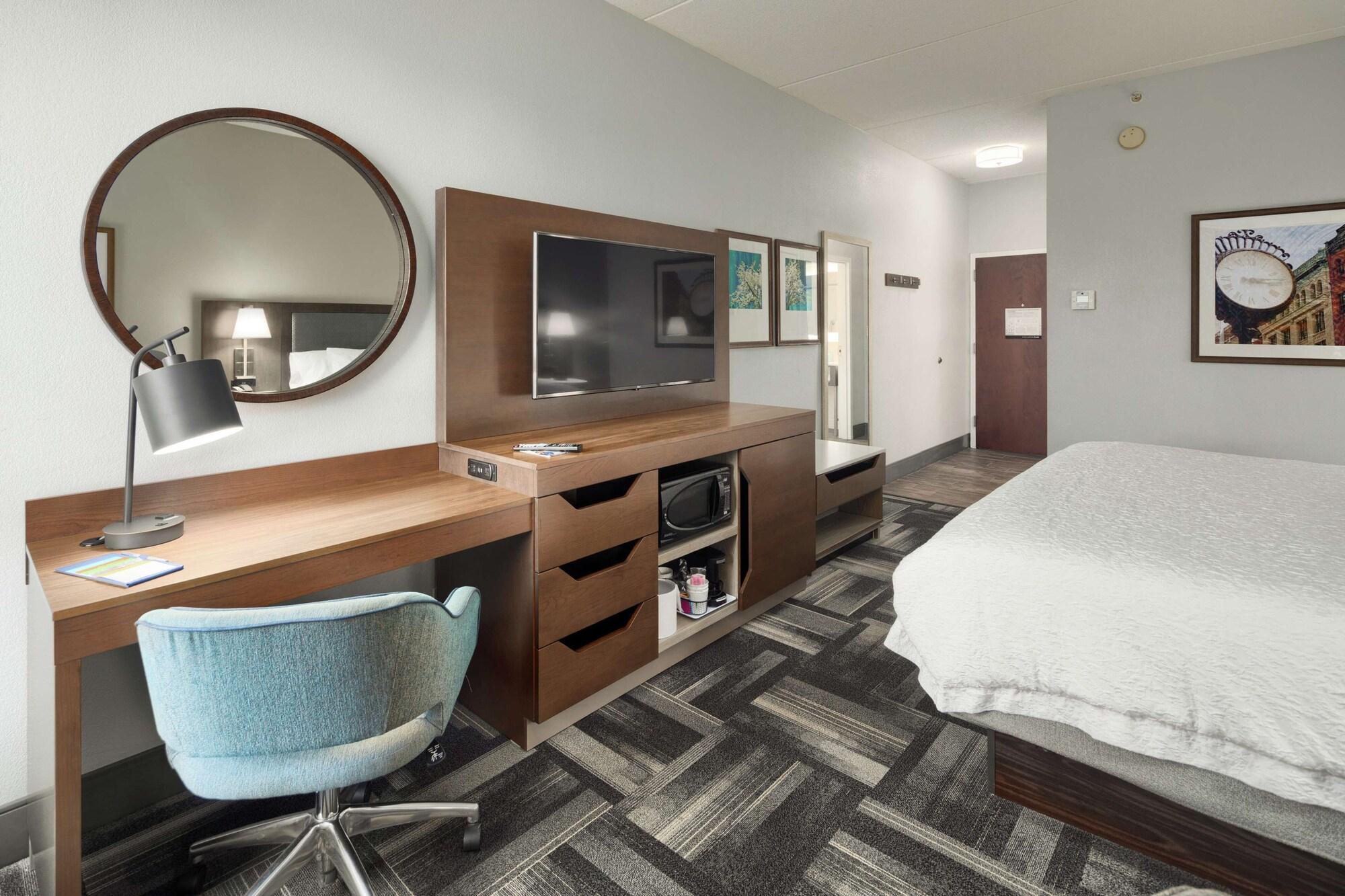 Hampton Inn Louisville Northeast Εξωτερικό φωτογραφία