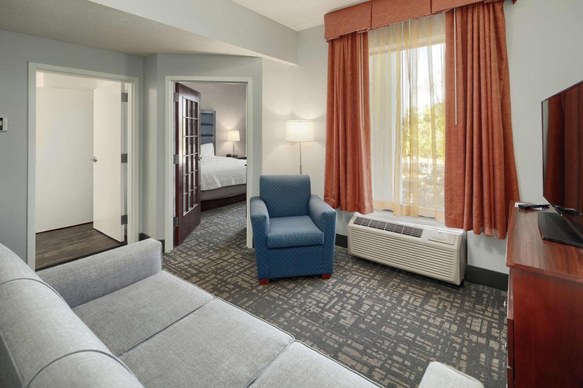 Hampton Inn Louisville Northeast Εξωτερικό φωτογραφία