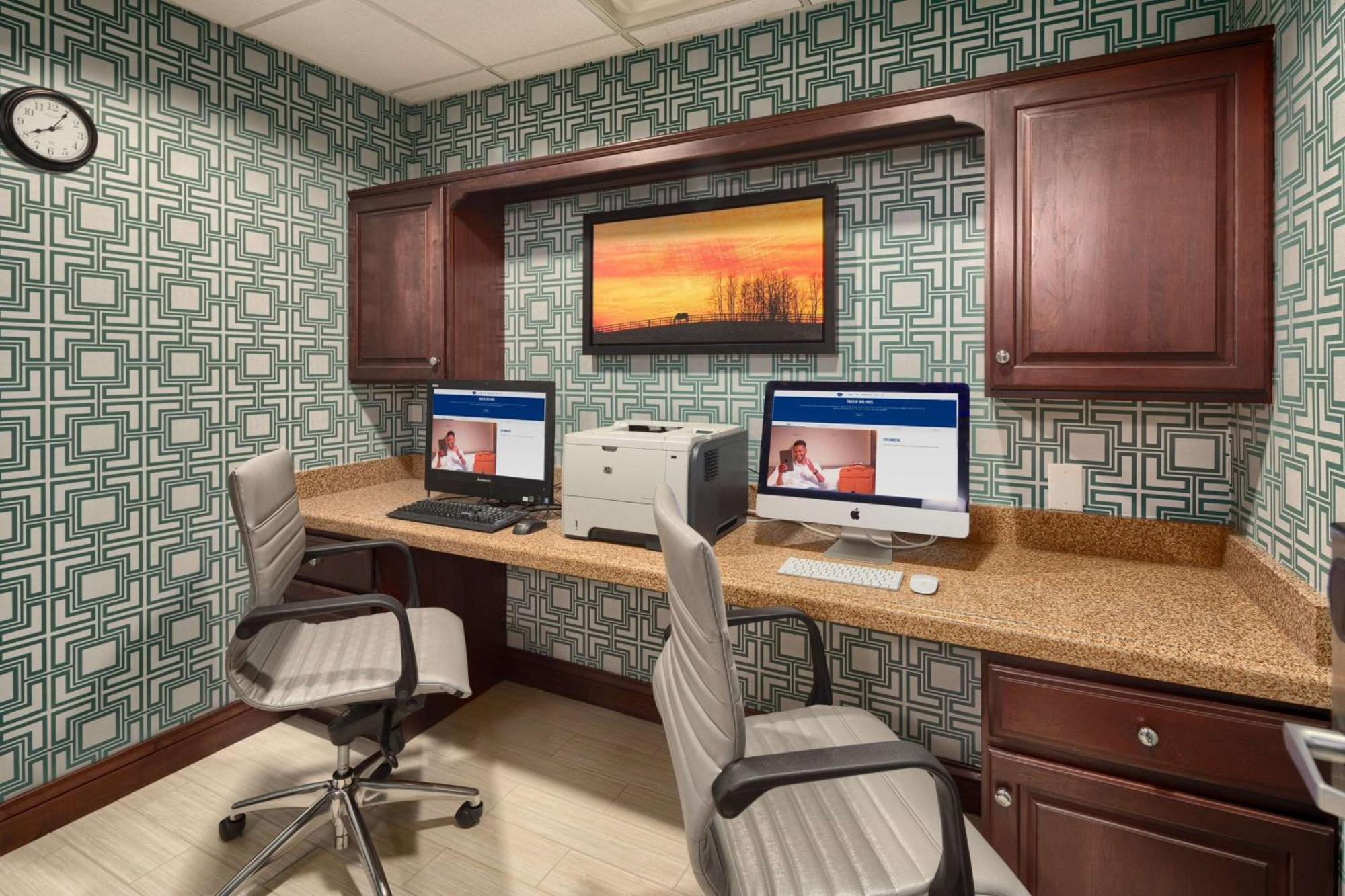 Hampton Inn Louisville Northeast Εξωτερικό φωτογραφία