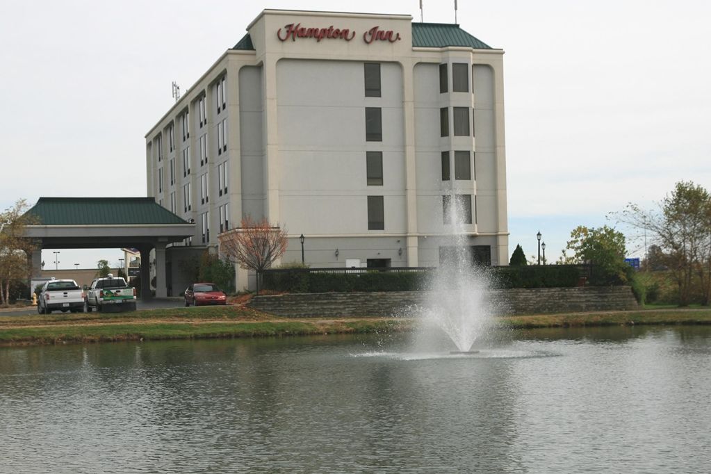 Hampton Inn Louisville Northeast Εξωτερικό φωτογραφία