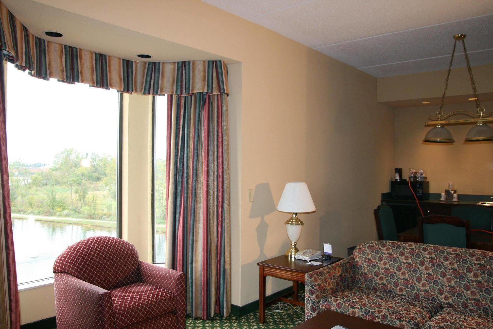 Hampton Inn Louisville Northeast Δωμάτιο φωτογραφία
