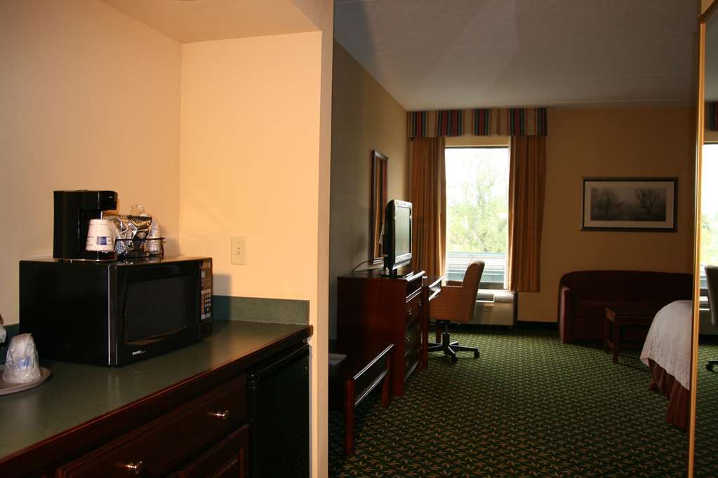 Hampton Inn Louisville Northeast Δωμάτιο φωτογραφία